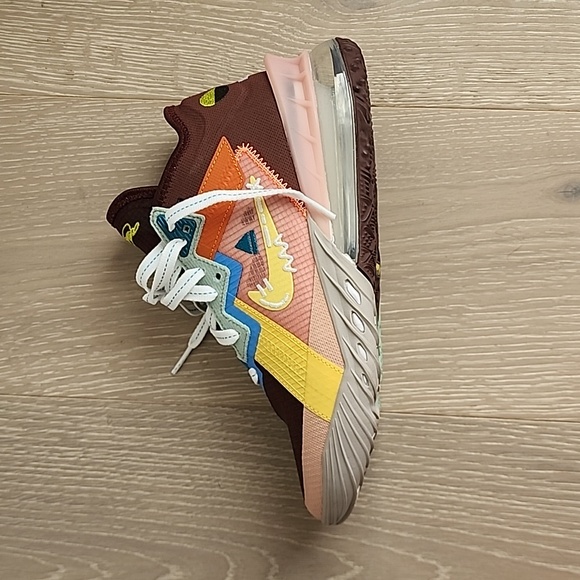 NIKE LEBRON 18 LOW X MIMI PLANGE "MAD KING" shoe women's size 7 - Picture 6 of 10